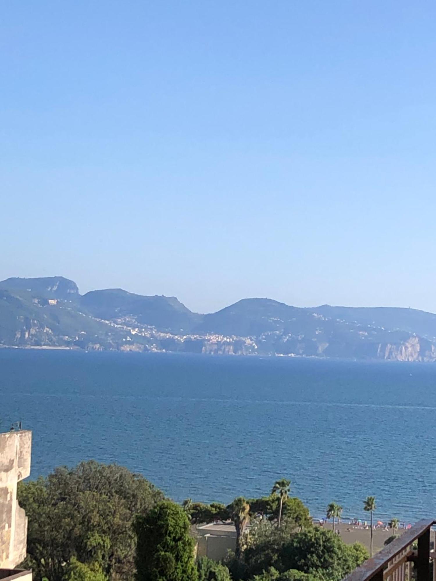 Sogno Di Mezza Estate Lägenhet Torre Annunziata Exteriör bild