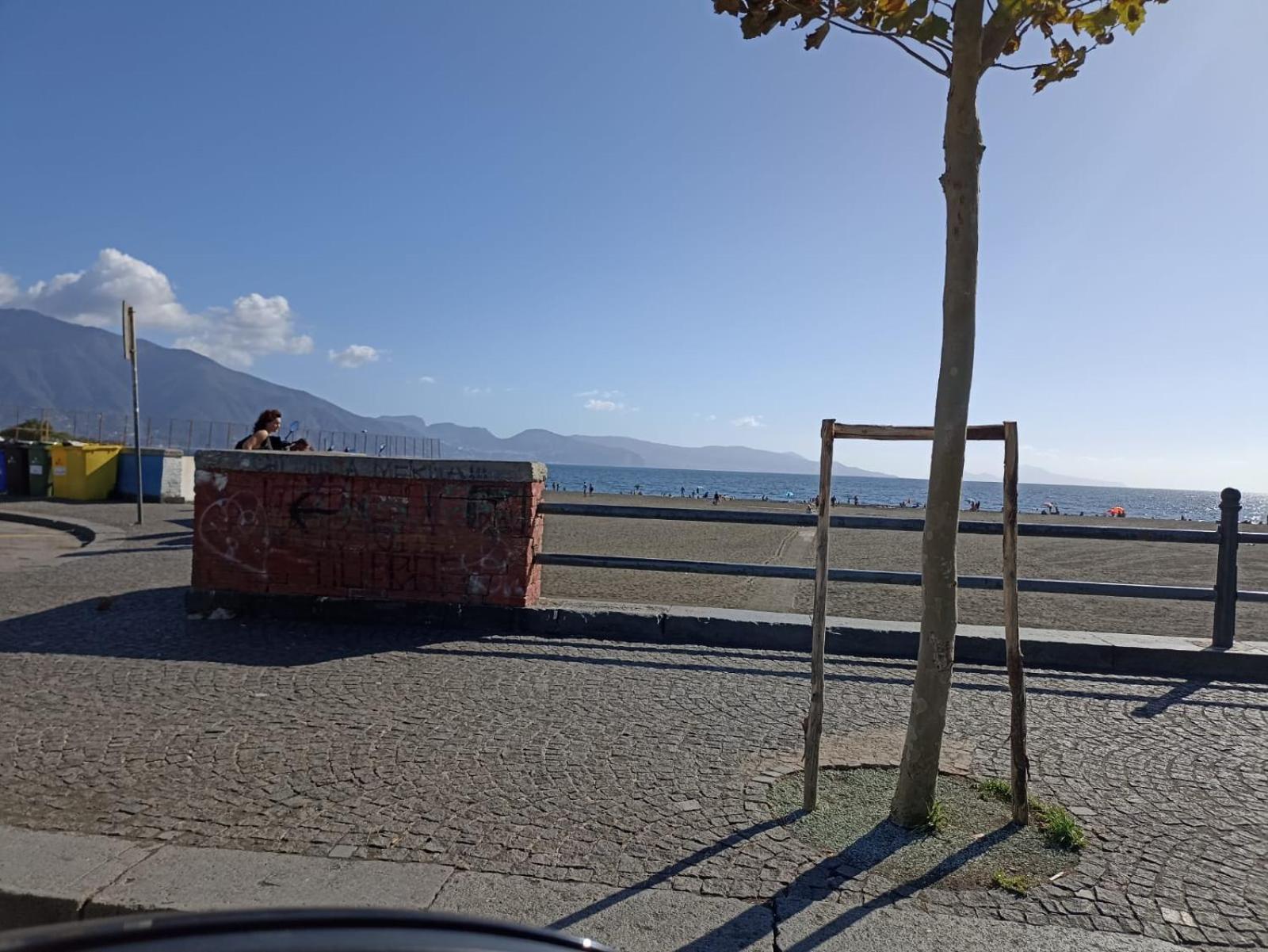 Sogno Di Mezza Estate Lägenhet Torre Annunziata Exteriör bild