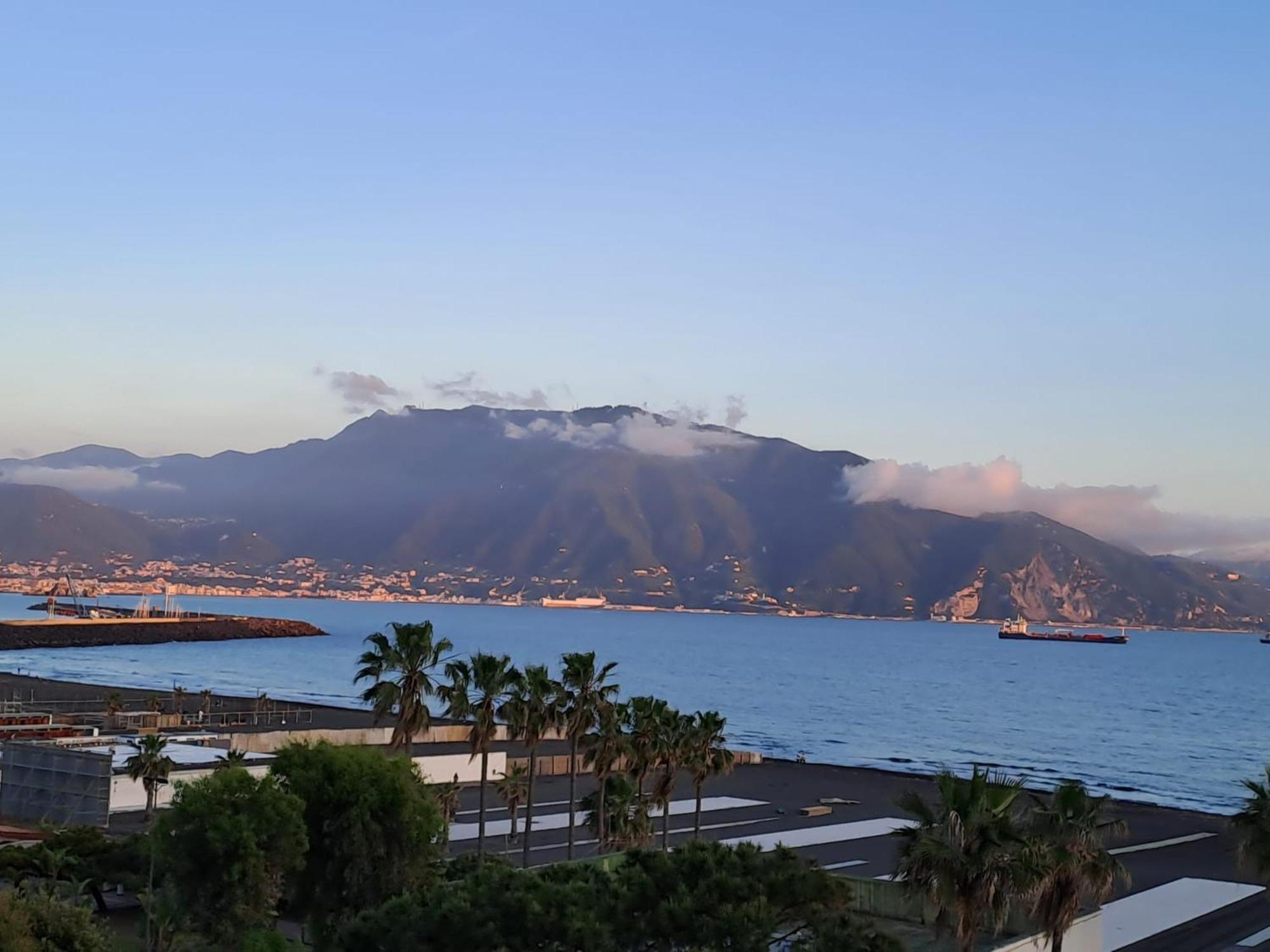 Sogno Di Mezza Estate Lägenhet Torre Annunziata Exteriör bild